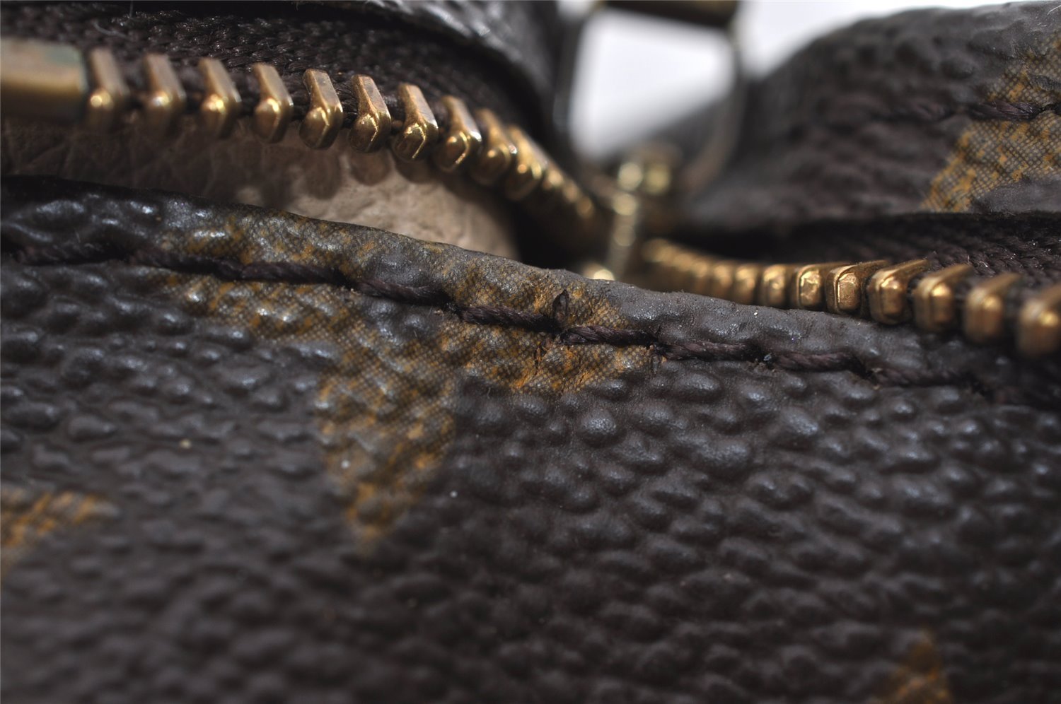 Authentic Louis Vuitton Monogram Poche Toilette 26 M47542 Cosmetics Pouch 1485I