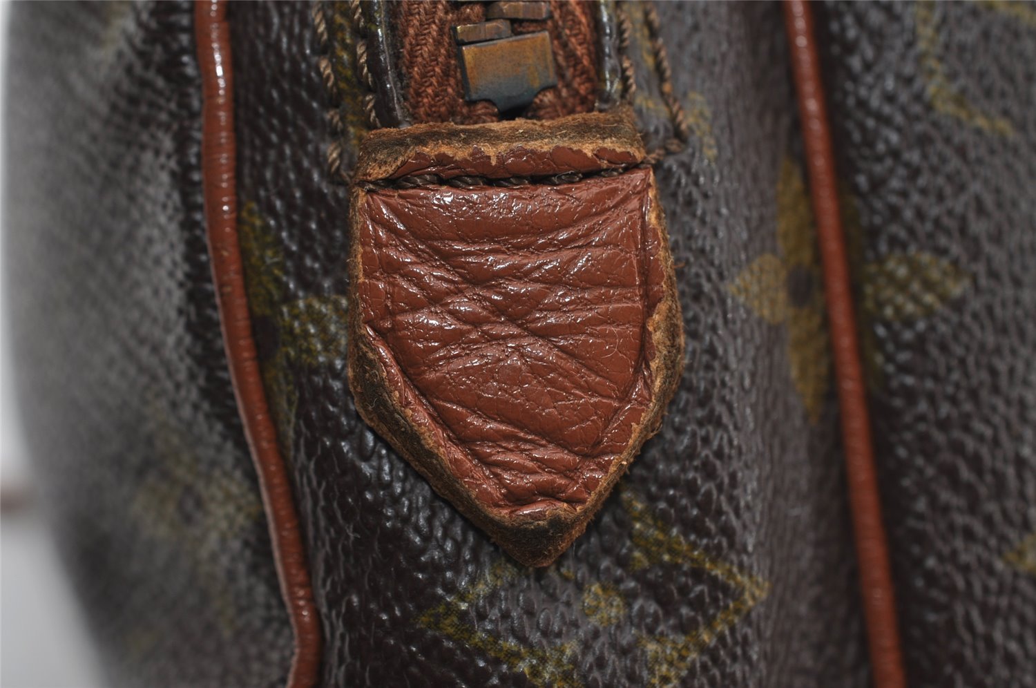 Authentic Louis Vuitton Monogram Amazone Shoulder Cross Body Bag Old Model 1488I