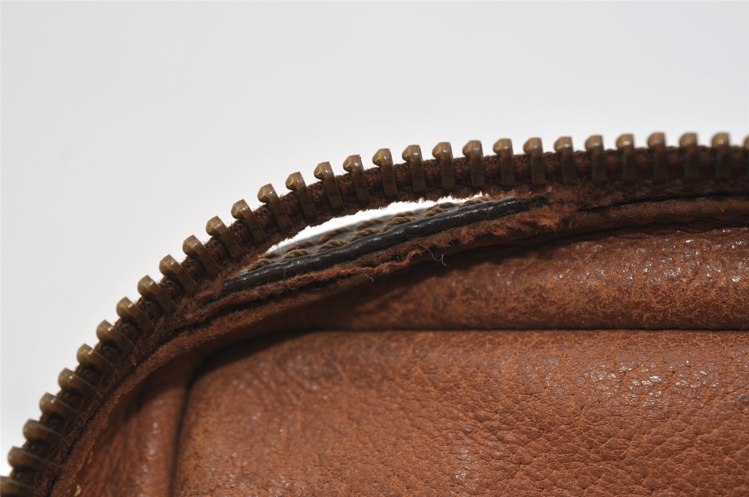 Authentic Louis Vuitton Monogram Amazone Shoulder Cross Body Bag Old Model 1488I