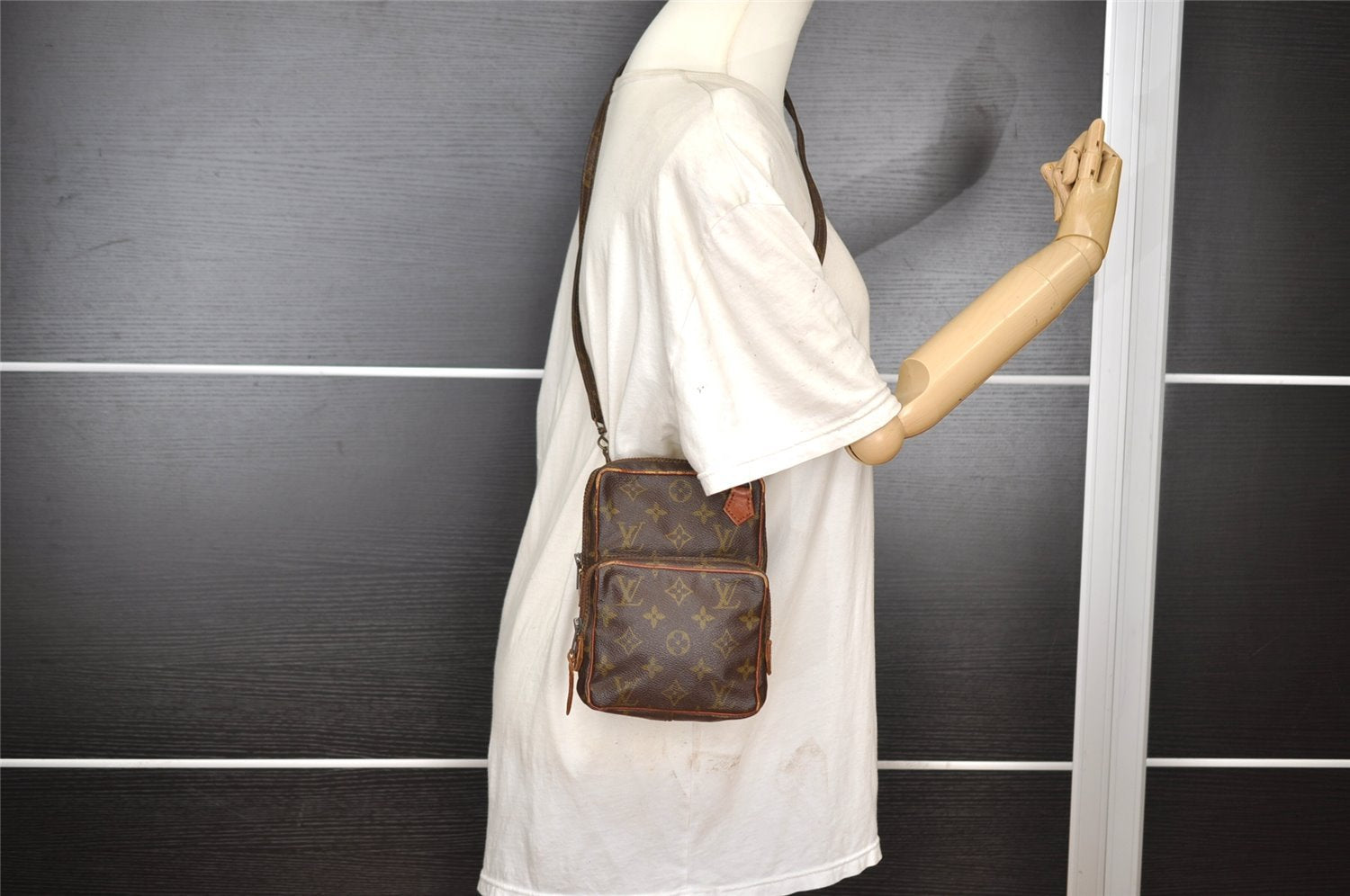 Authentic Louis Vuitton Monogram Amazone Shoulder Cross Body Bag Old Model 1488I