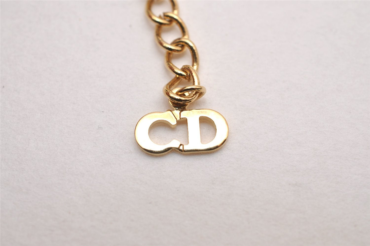 Authentic Christian Dior Gold Tone Chain Rhinestone Pendant Necklace CD 1490J