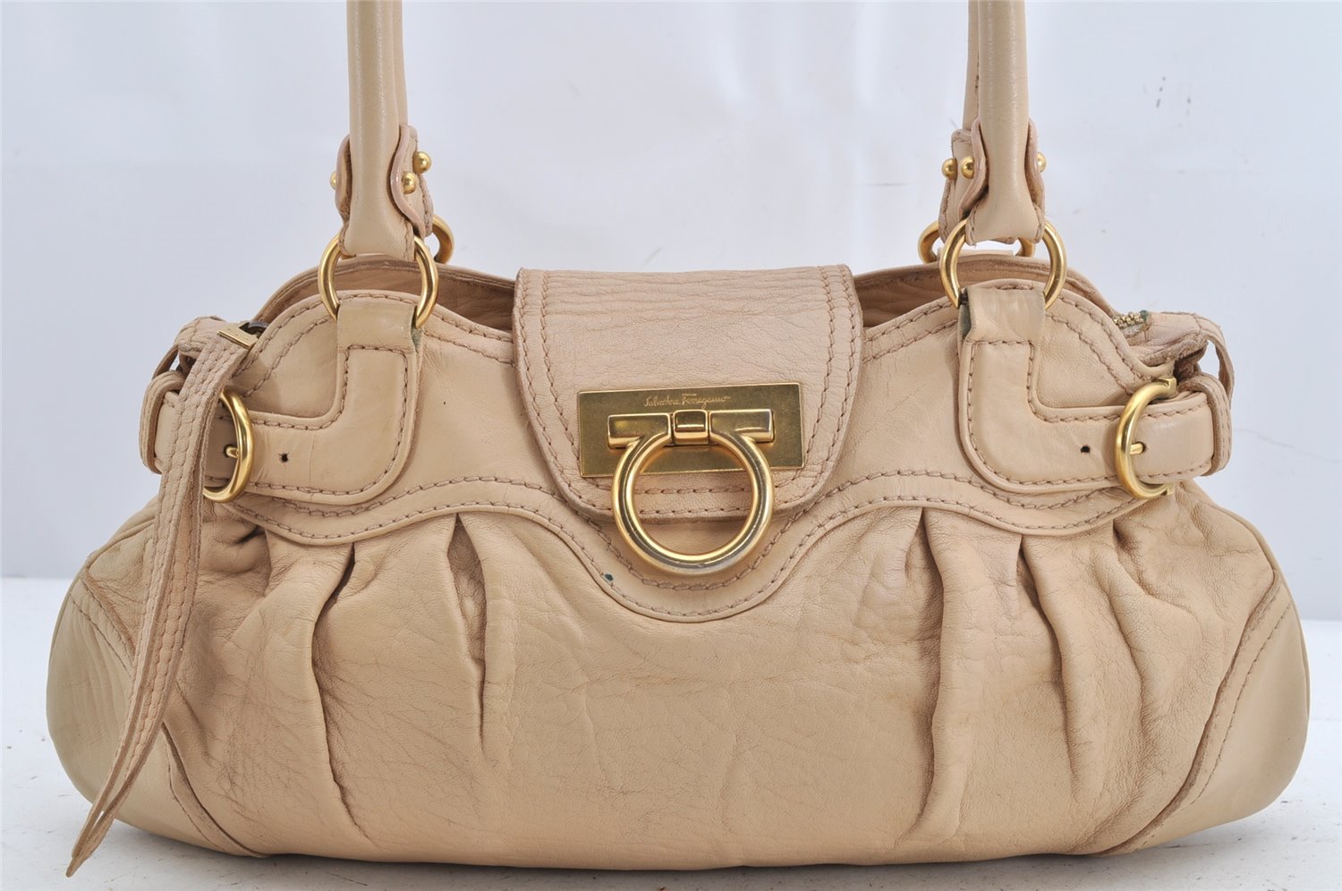 Authentic Salvatore Ferragamo Gancini Leather Shoulder Hand Bag Beige 1490K