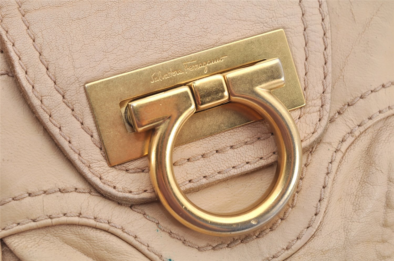 Authentic Salvatore Ferragamo Gancini Leather Shoulder Hand Bag Beige 1490K