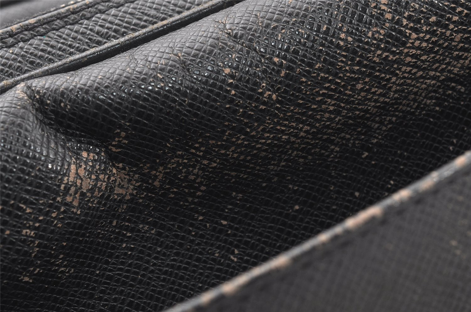 Auth Louis Vuitton Taiga Reporter PM Shoulder Cross Bag Black M30152 LV 1494I