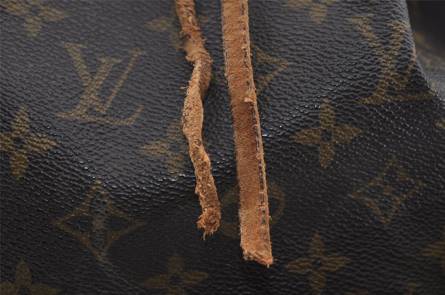 Authentic Louis Vuitton Monogram Noe Shoulder Drawstring Bag M42224 LV 1499I