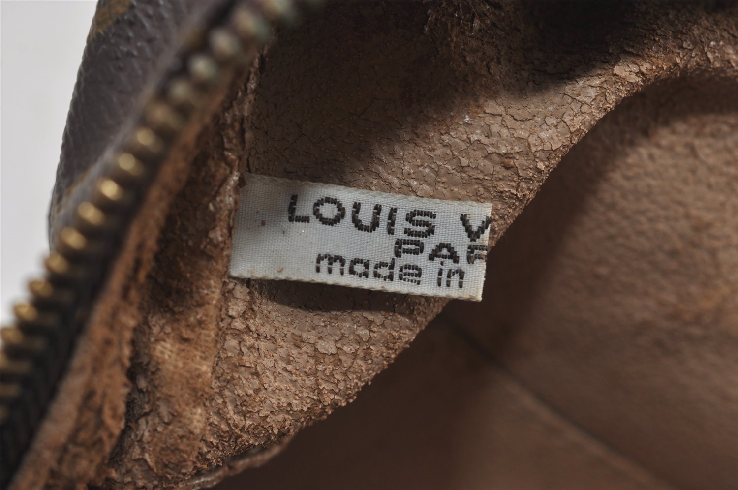 Auth Louis Vuitton Monogram Trousse Toilette 28 Clutch Hand Bag M47522 LV 1501I