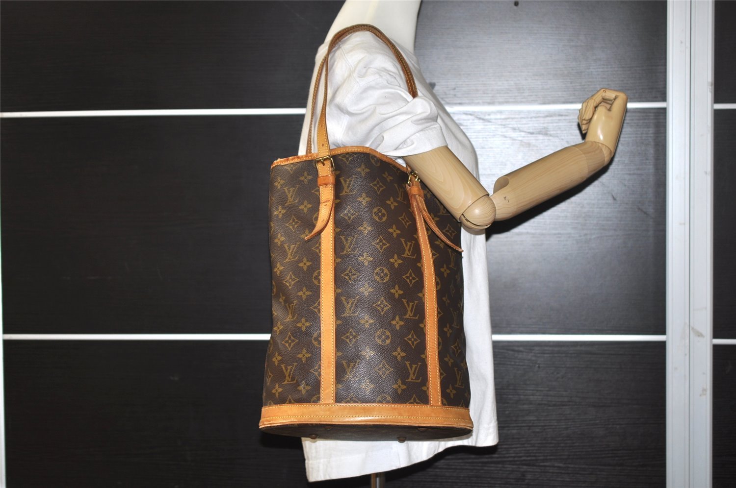 Authentic Louis Vuitton Monogram Bucket GM Shoulder Tote Bag M42236 LV 1502I