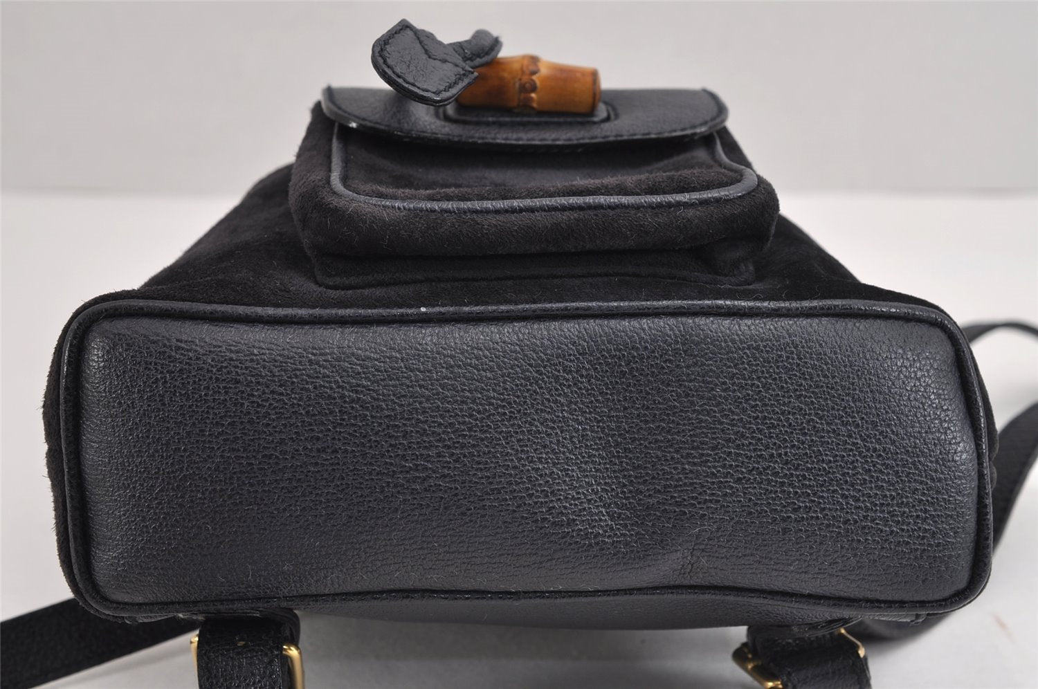 Authentic GUCCI Bamboo Drawstring Backpack Purse Suede Leather Navy Blue 1505J