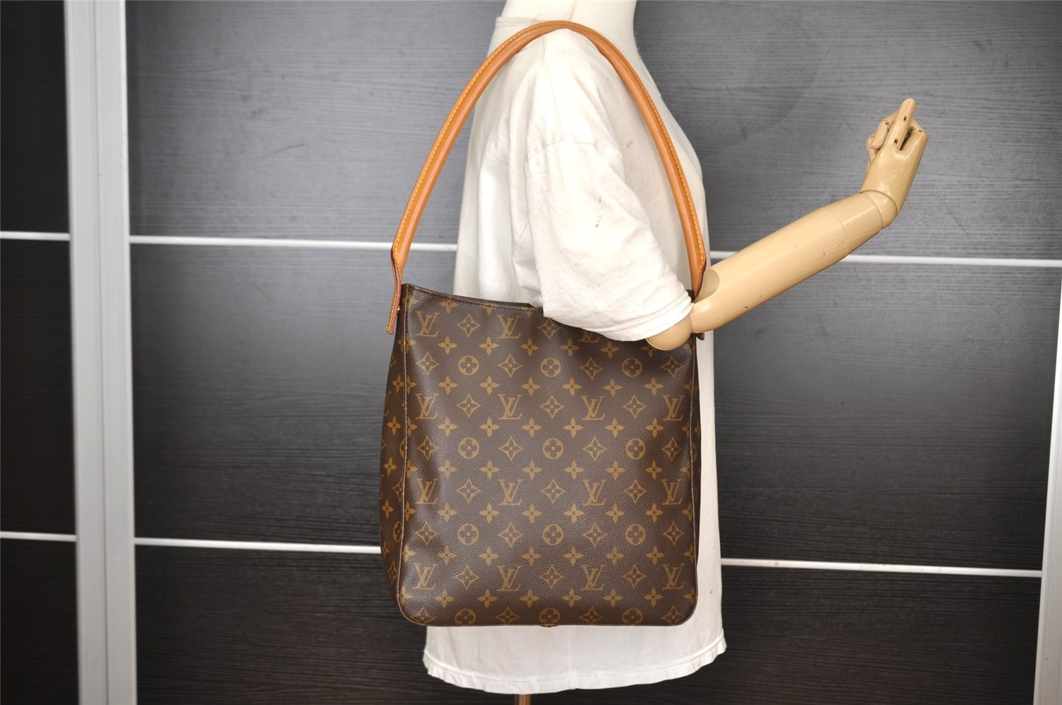 Authentic Louis Vuitton Monogram Looping GM Shoulder Bag M51145 LV 1506I
