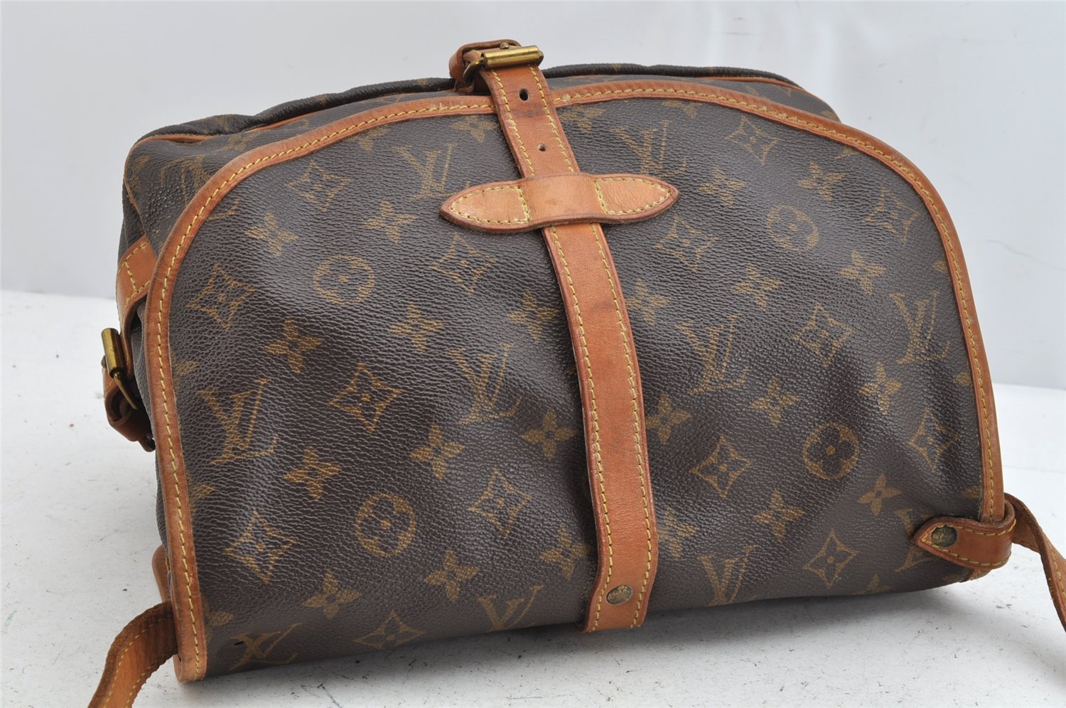 Authentic Louis Vuitton Monogram Saumur 30 Shoulder Cross Bag M42256 LV 1506K