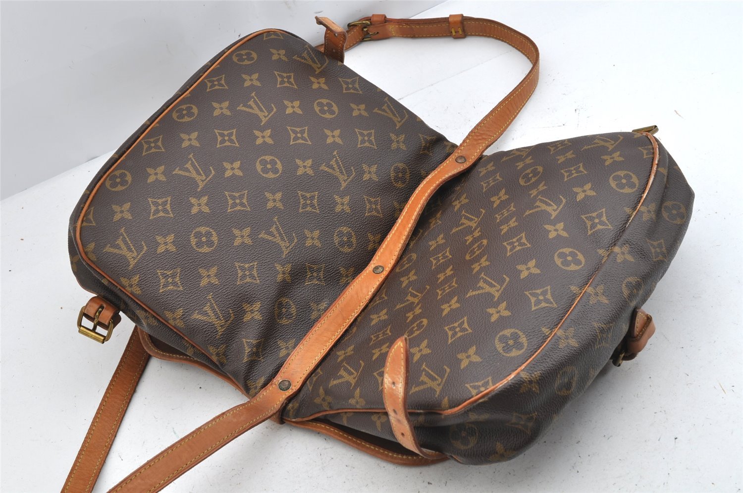 Authentic Louis Vuitton Monogram Saumur 30 Shoulder Cross Bag M42256 LV 1506K