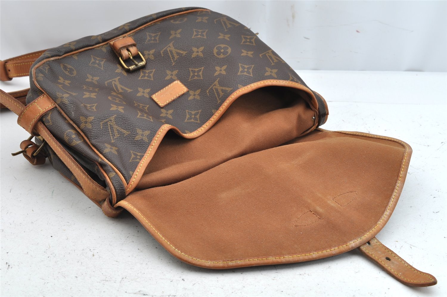 Authentic Louis Vuitton Monogram Saumur 30 Shoulder Cross Bag M42256 LV 1506K