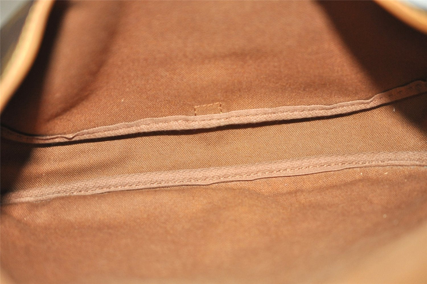 Authentic Louis Vuitton Monogram Saumur 30 Shoulder Cross Bag M42256 LV 1506K