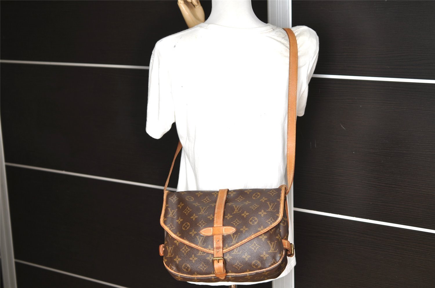 Authentic Louis Vuitton Monogram Saumur 30 Shoulder Cross Bag M42256 LV 1506K