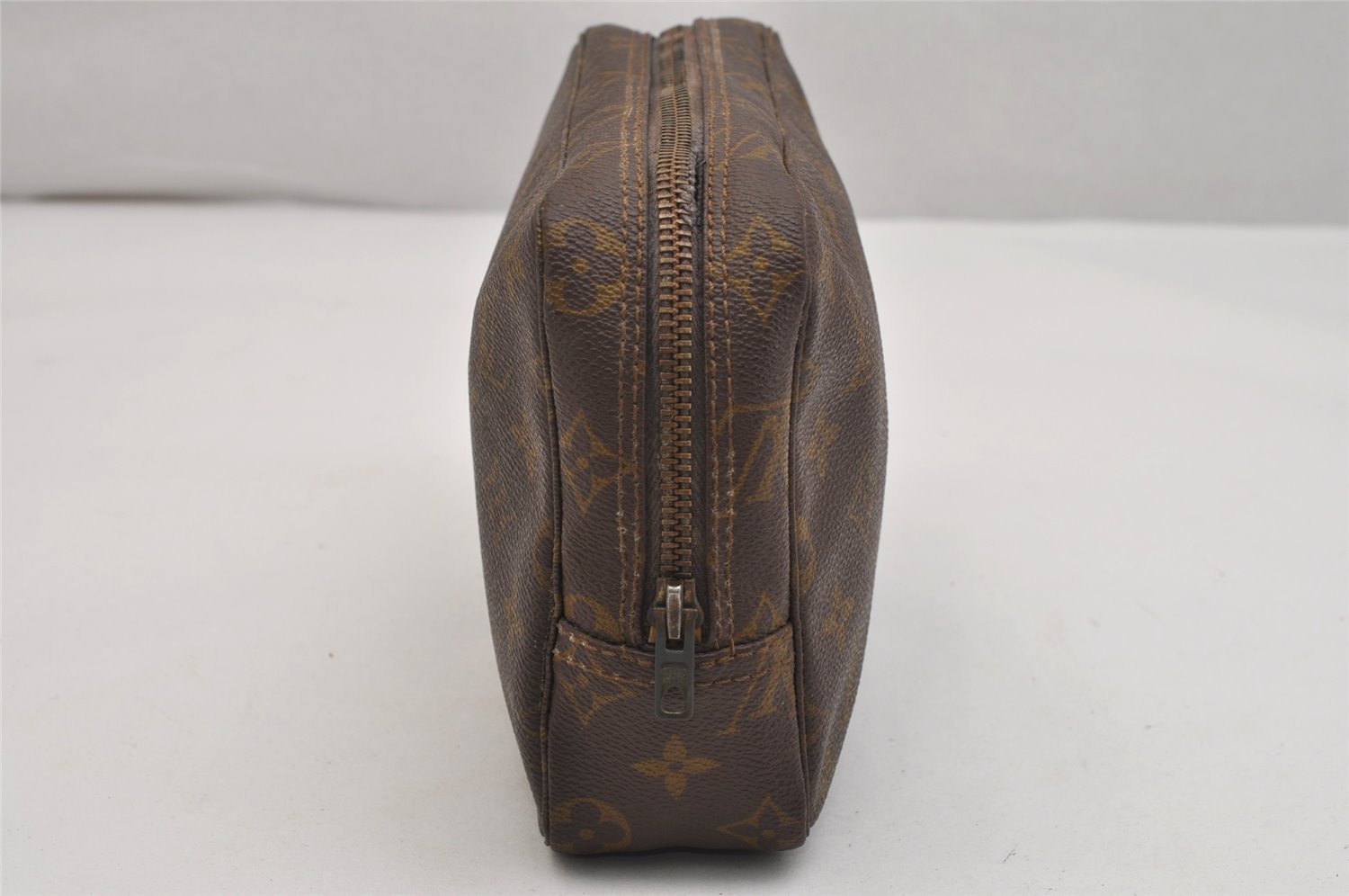 Auth Louis Vuitton Monogram Trousse Toilette 23 Clutch Hand Bag Old Model 1508K