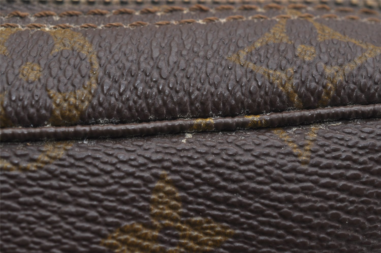 Auth Louis Vuitton Monogram Trousse Toilette 23 Clutch Hand Bag Old Model 1508K