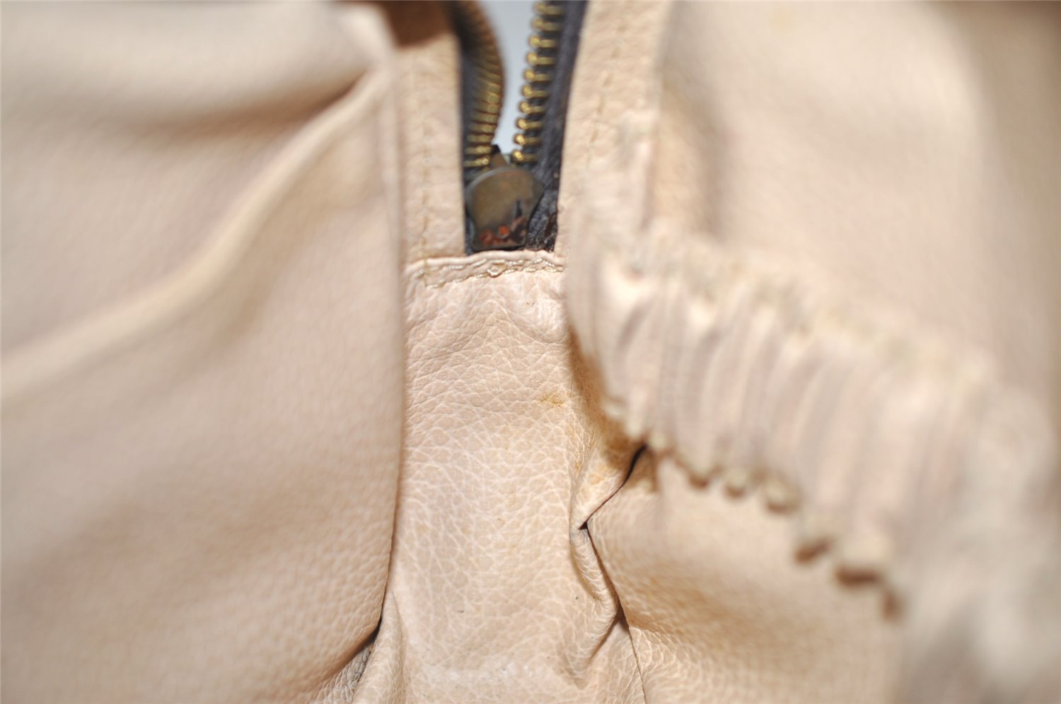 Auth Louis Vuitton Monogram Trousse Toilette 23 Clutch Hand Bag Old Model 1508K