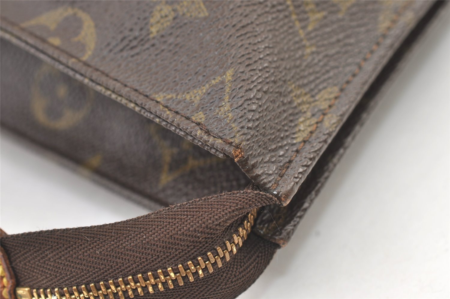 Authentic Louis Vuitton Monogram Poche Toilette 26 M47542 Cosmetics Pouch 1509K