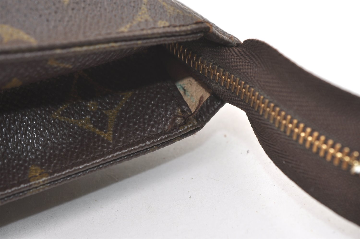 Authentic Louis Vuitton Monogram Poche Toilette 26 M47542 Cosmetics Pouch 1509K