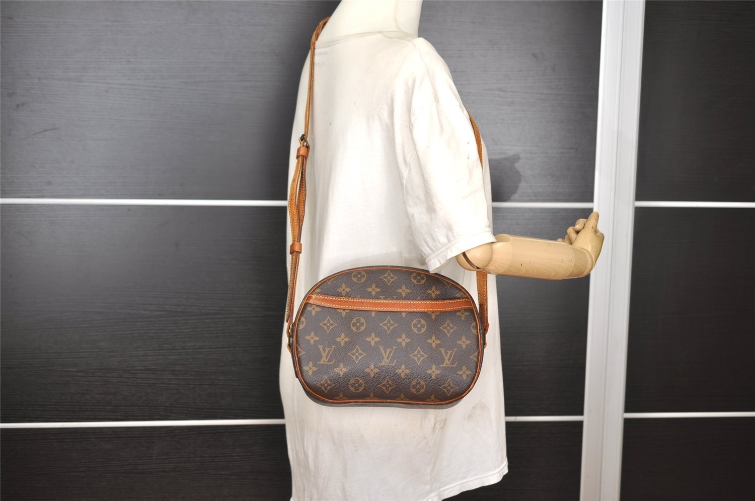 Authentic Louis Vuitton Monogram Blois Shoulder Cross Body Bag M51221 LV 1510I