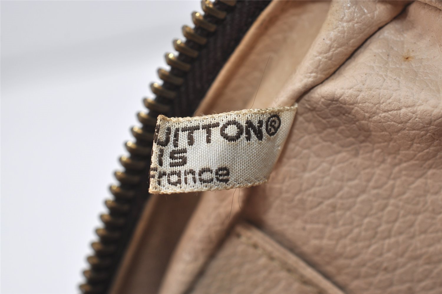 Auth Louis Vuitton Monogram Trousse Toilette 23 Clutch Hand Bag M47524 LV 1512I