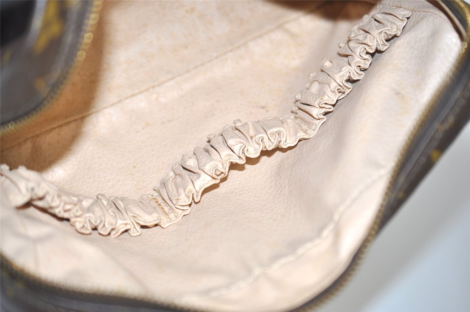 Auth Louis Vuitton Monogram Trousse Toilette 23 Clutch Hand Bag M47524 LV 1512I