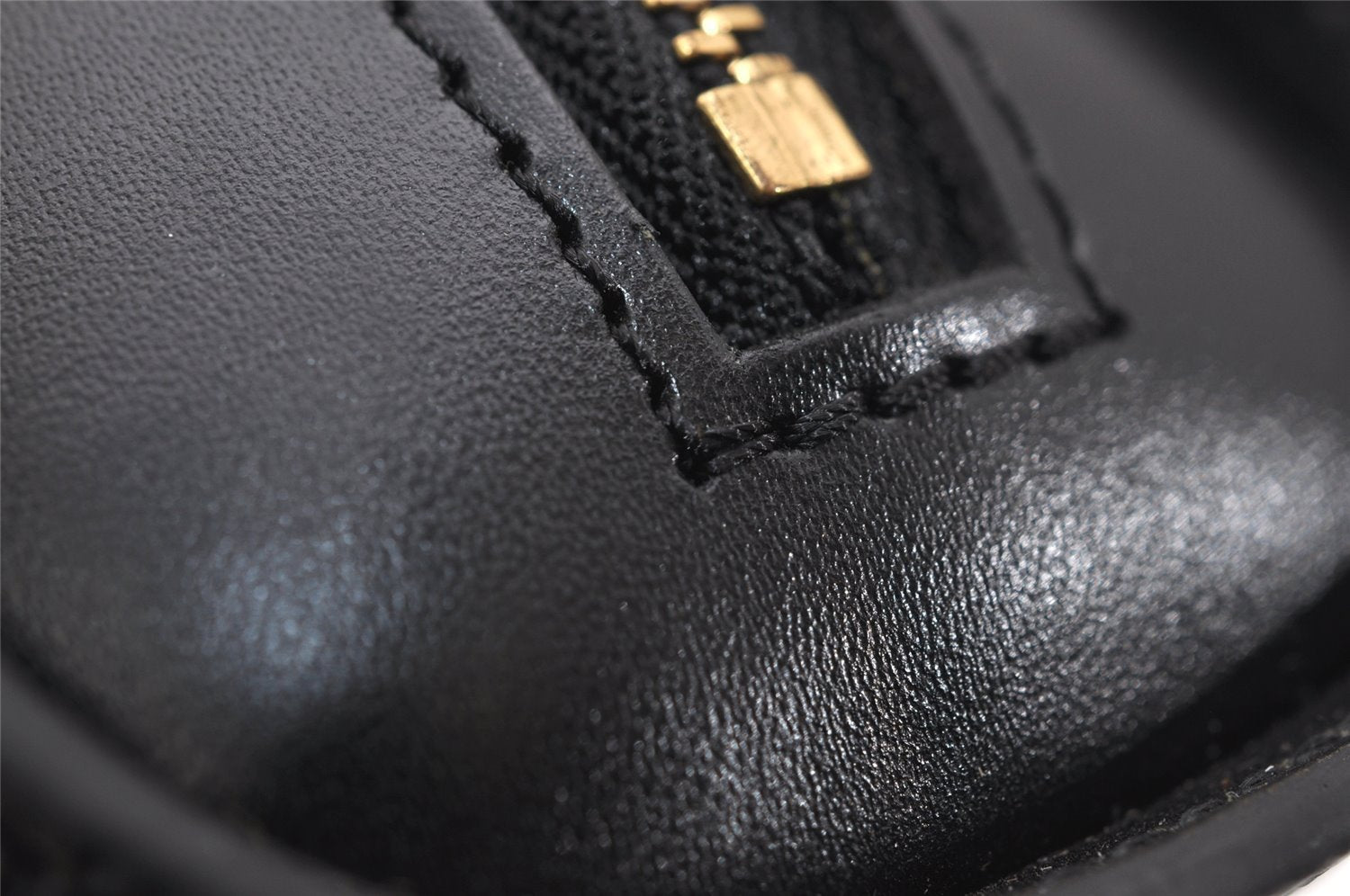 Authentic Louis Vuitton Epi Dauphine Cosmetic Pouch Black M48442 LV 1517K