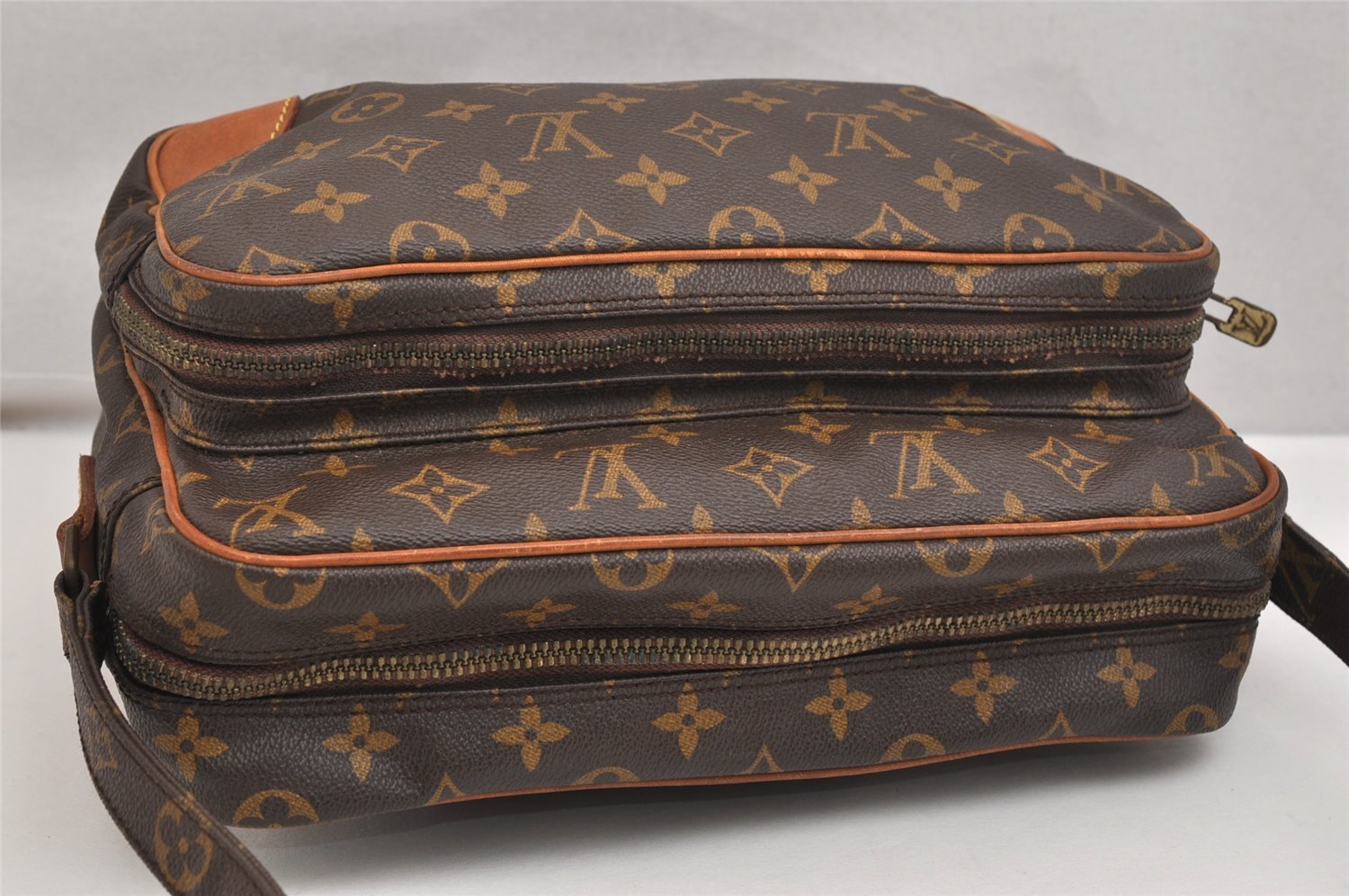 Authentic Louis Vuitton Monogram Nile Shoulder Cross Body Bag M45244 LV 1520K