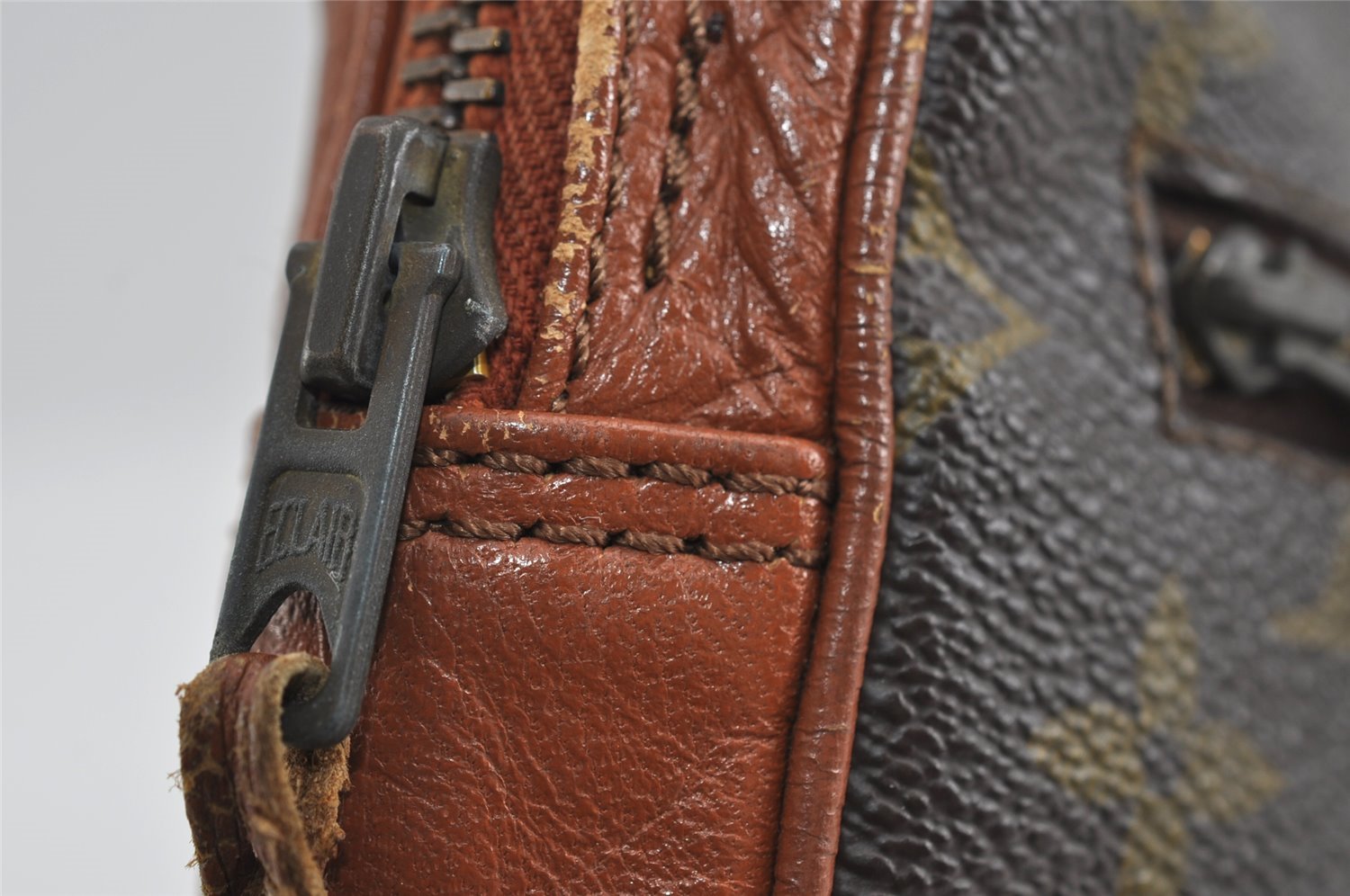 Authentic Louis Vuitton Monogram Shoulder Cross Body Bag Old Model LV 1528I