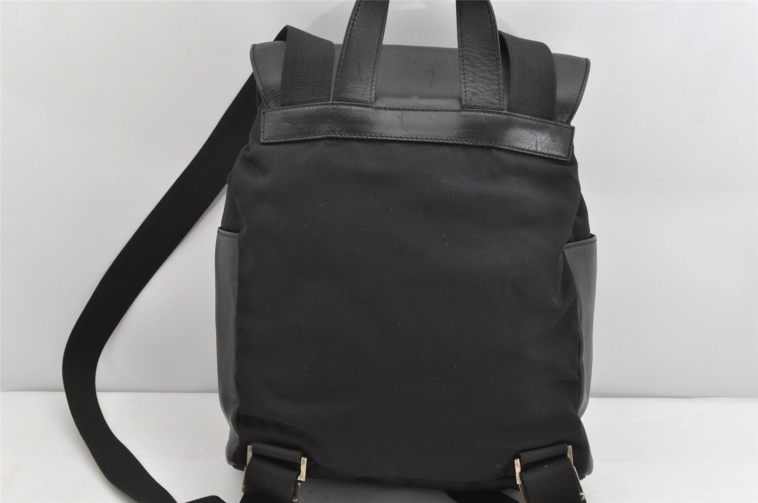 Authentic GUCCI Vintage Drawstring Backpack Nylon Leather 0030233 Black 1529K