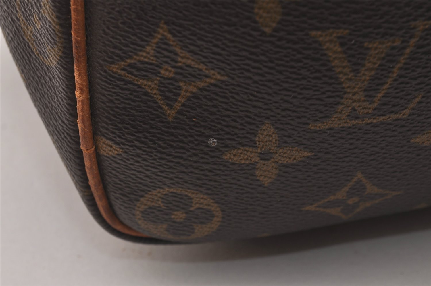 Authentic Louis Vuitton Monogram Speedy 40 Hand Boston Bag M41522 LV 1532I