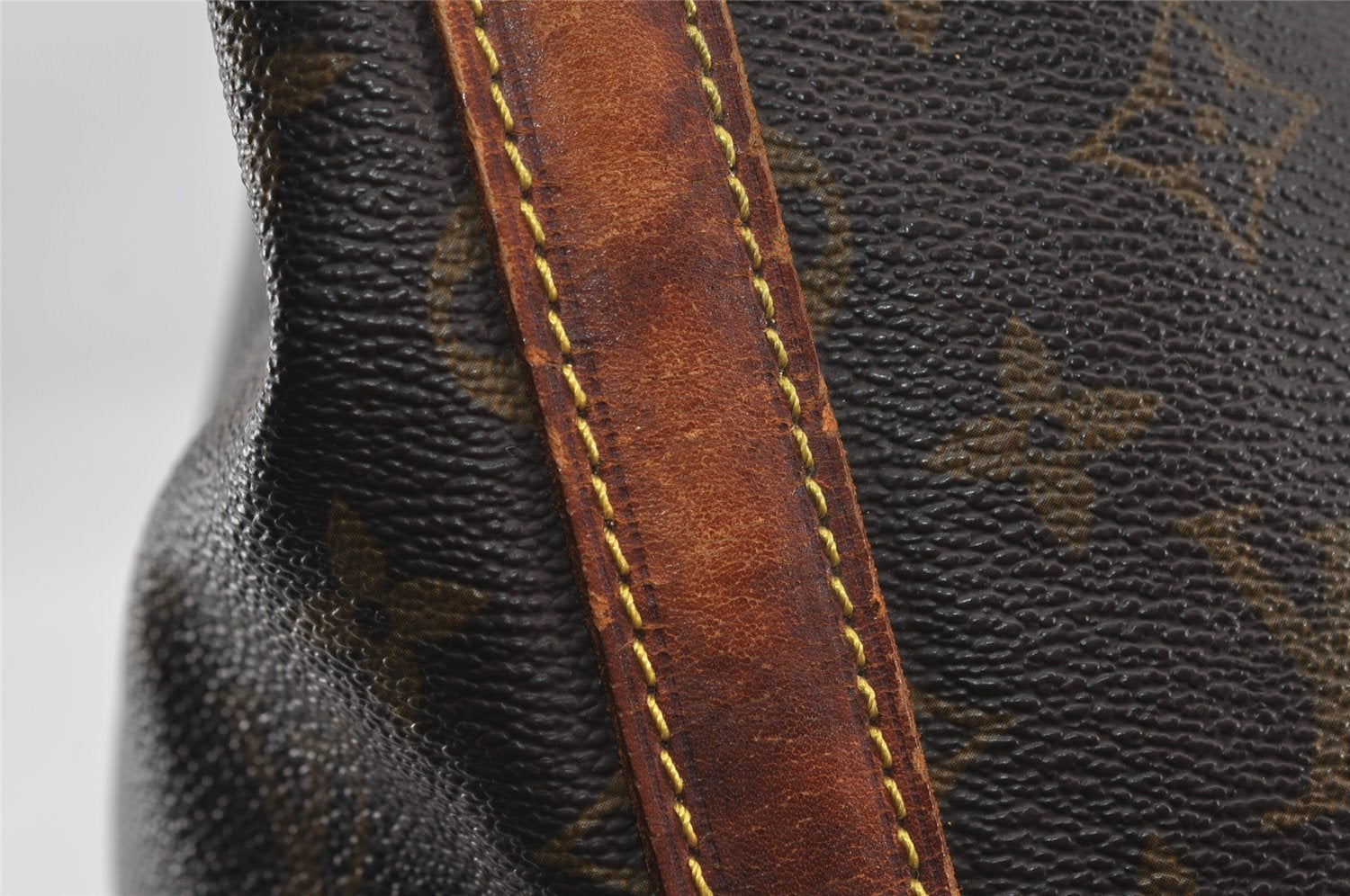 Authentic Louis Vuitton Monogram Noe Shoulder Drawstring Bag M42224 LV 1544I