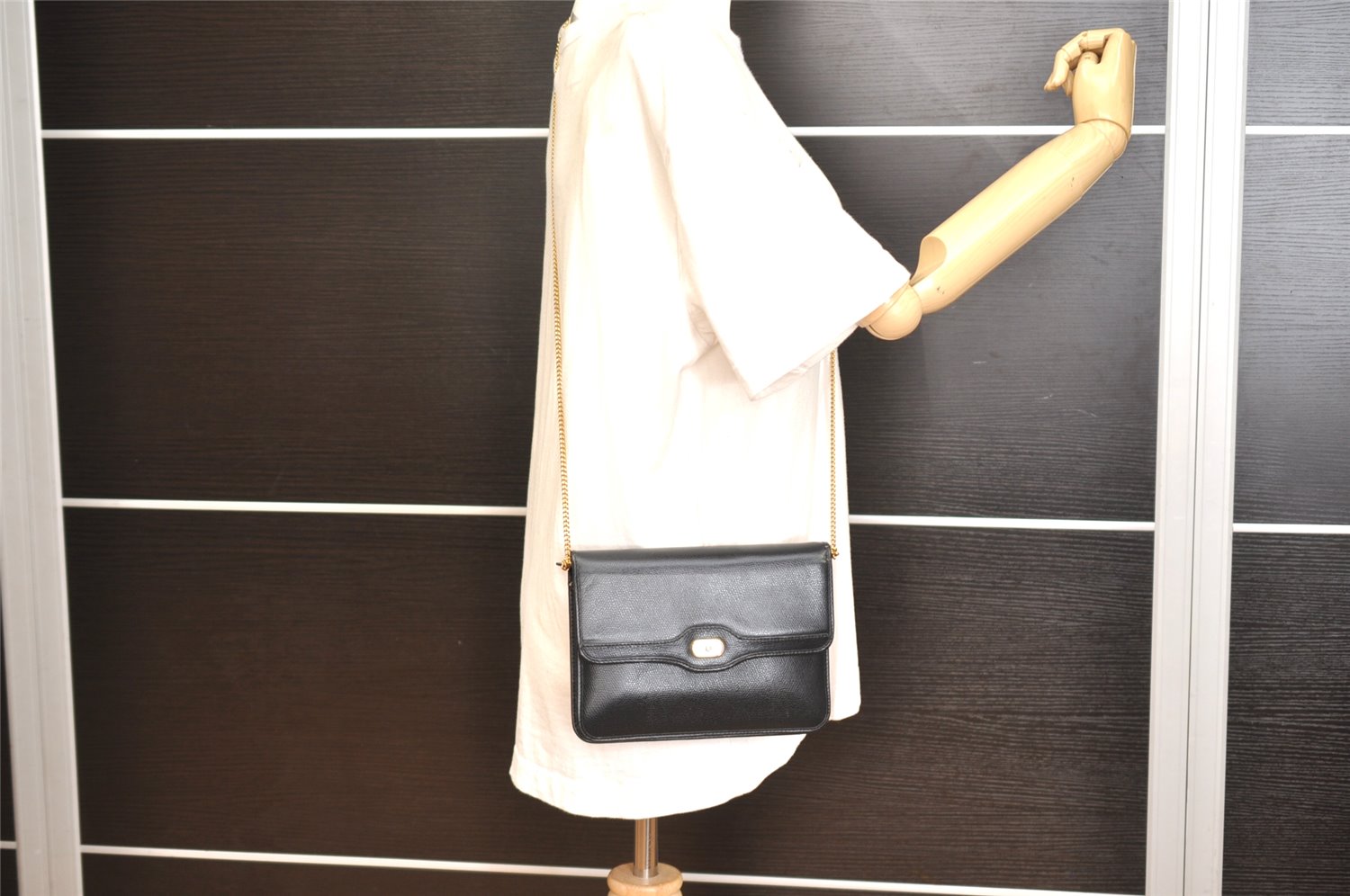 Authentic Christian Dior Chain Shoulder Cross Body Bag Purse Leather Black 1544K