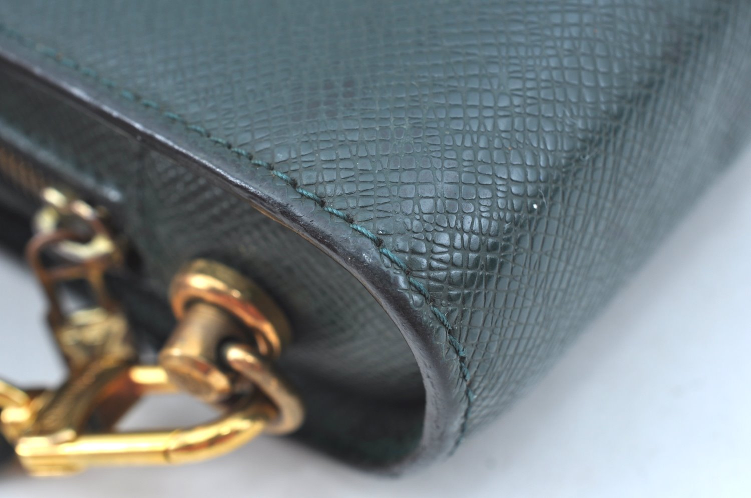 Authentic Louis Vuitton Taiga Baikal Clutch Bag Green M30184 LV 1548I