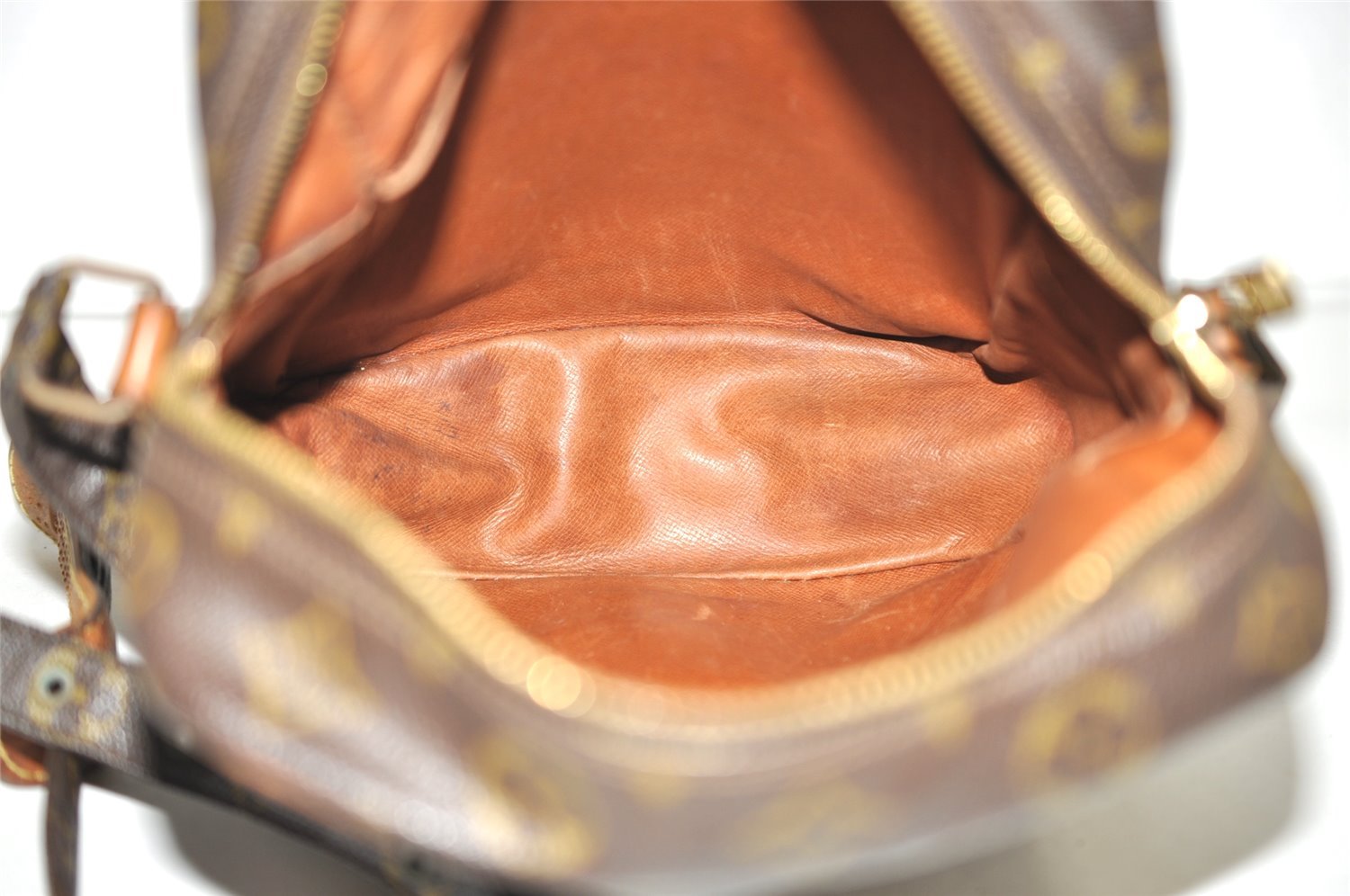 Authentic Louis Vuitton Monogram Danube MM Shoulder Cross Bag M45264 LV 1549I