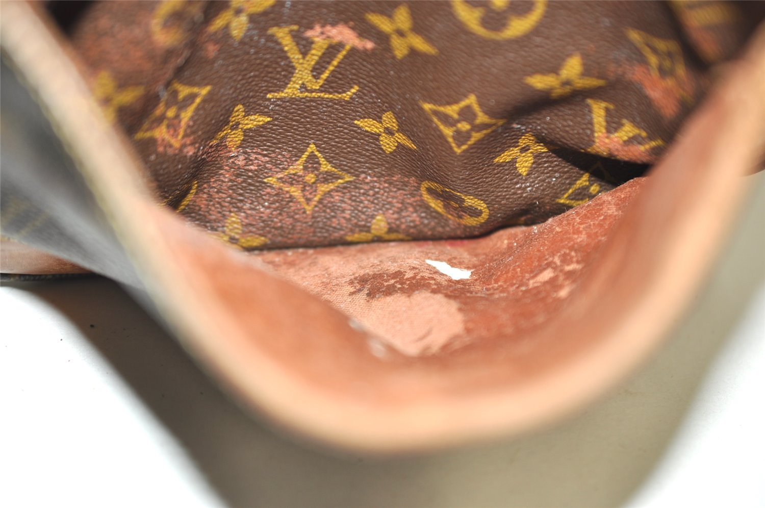 Authentic Louis Vuitton Monogram Danube MM Shoulder Cross Bag M45264 LV 1549I