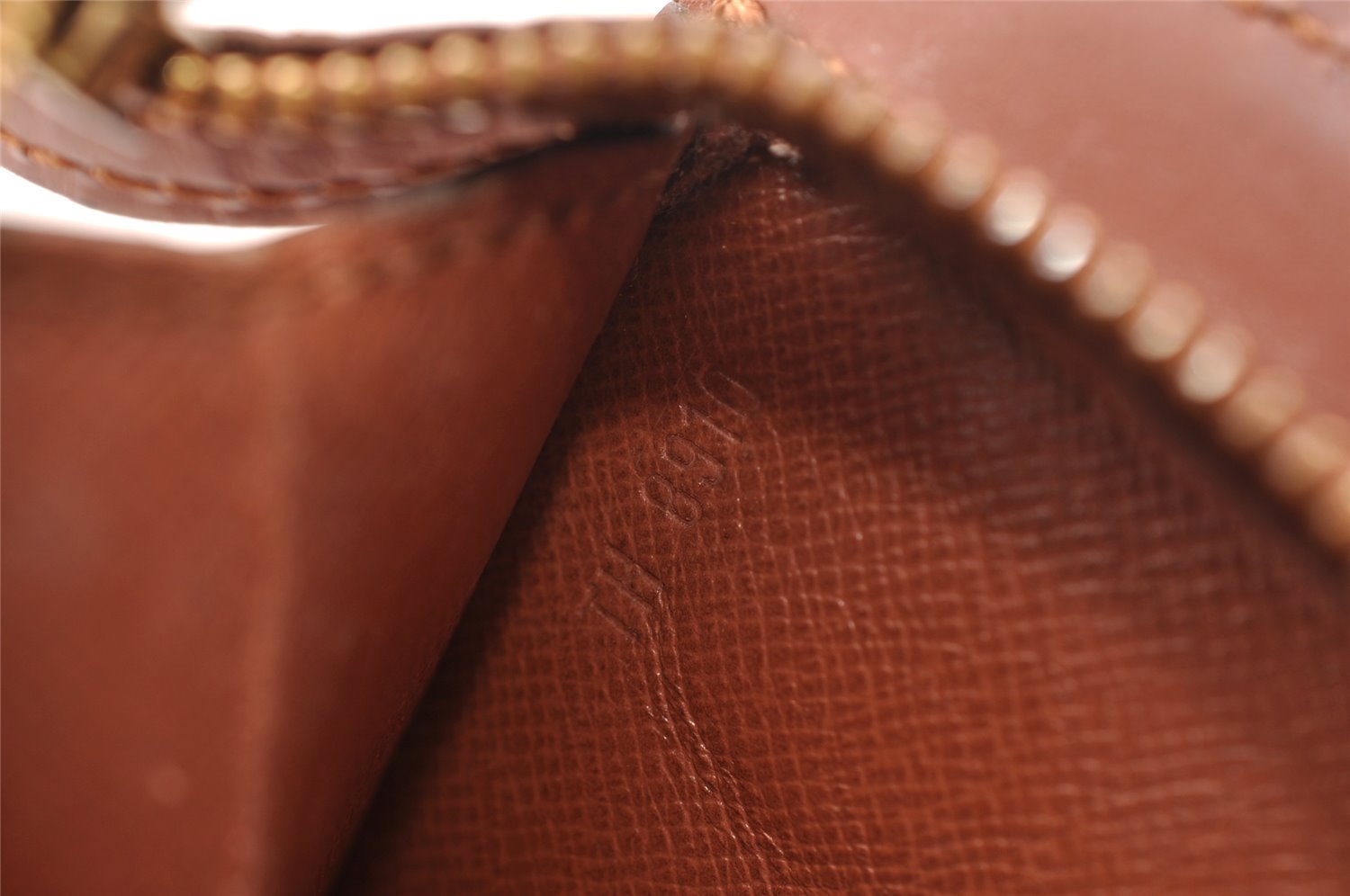 Authentic Louis Vuitton Monogram Pochette Homme Clutch Hand Bag M51795 LV 1552I