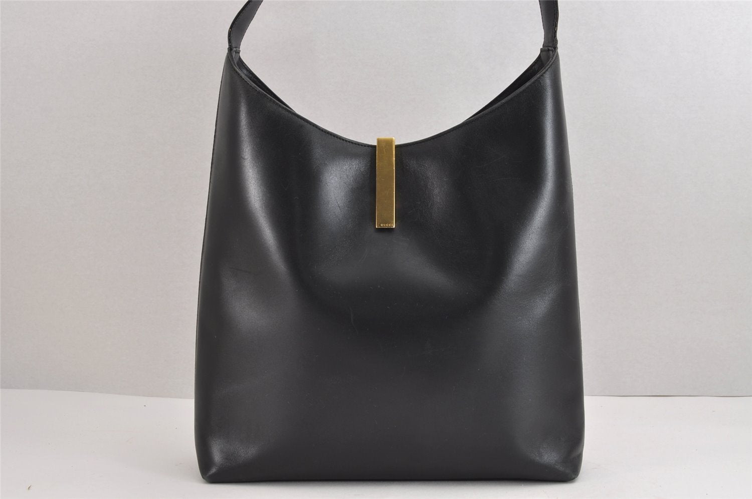 Authentic GUCCI Vintage Shoulder Bag Purse Leather Black 1552J