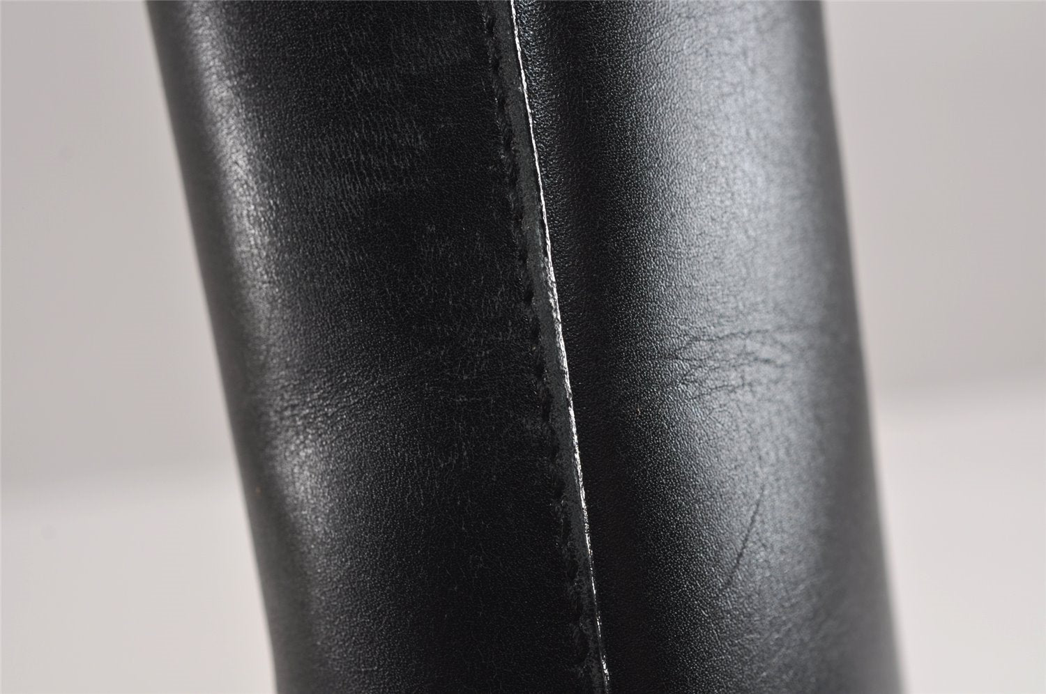 Authentic GUCCI Vintage Shoulder Bag Purse Leather Black 1552J