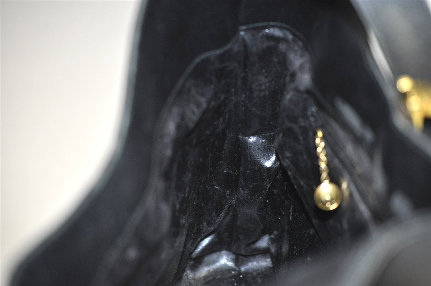 Authentic GUCCI Vintage Shoulder Bag Purse Leather Black 1552J