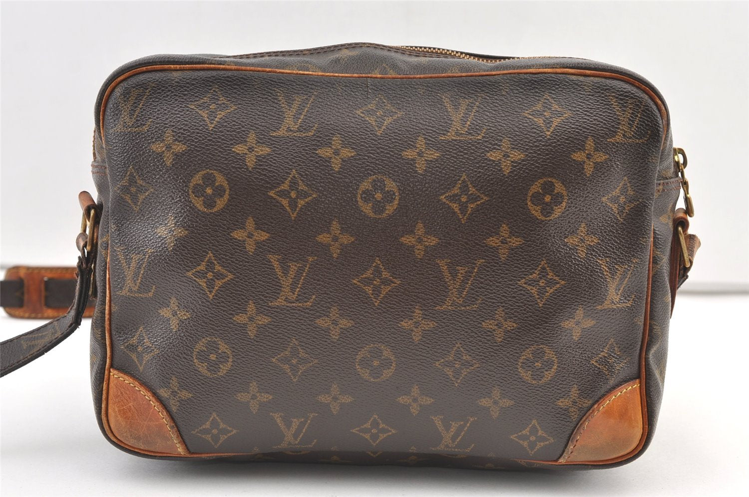 Authentic Louis Vuitton Monogram Nile Shoulder Cross Body Bag M45244 LV 1557K
