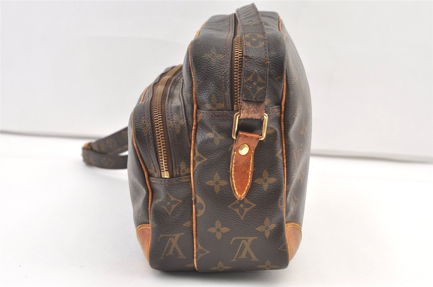 Authentic Louis Vuitton Monogram Nile Shoulder Cross Body Bag M45244 LV 1557K