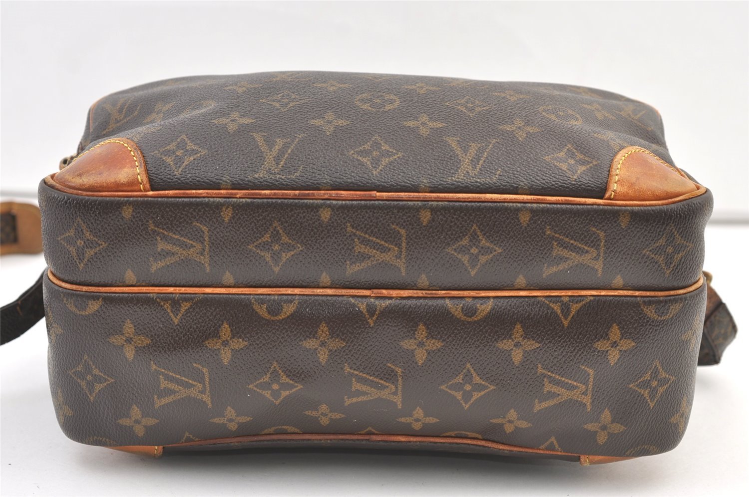 Authentic Louis Vuitton Monogram Nile Shoulder Cross Body Bag M45244 LV 1557K