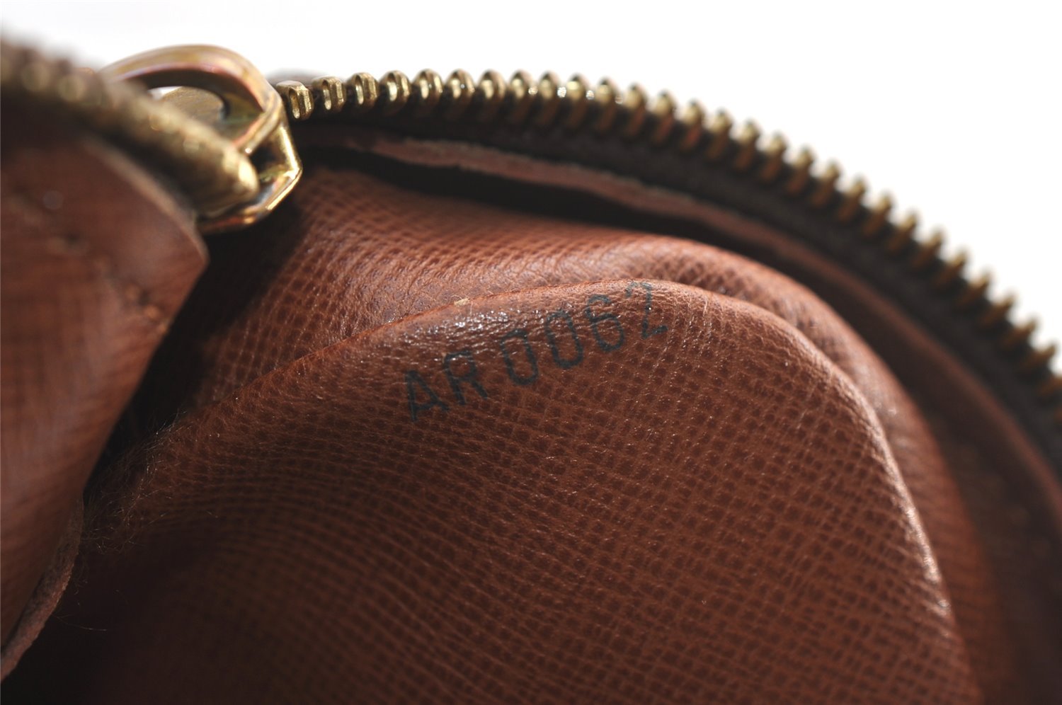 Authentic Louis Vuitton Monogram Nile Shoulder Cross Body Bag M45244 LV 1557K