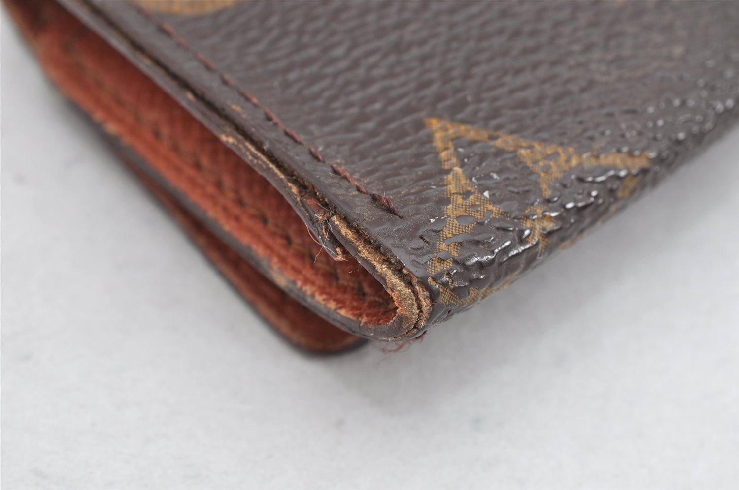 Authentic Louis Vuitton Monogram Multicles 4 Four Hooks Key Case M62631 LV 1561K