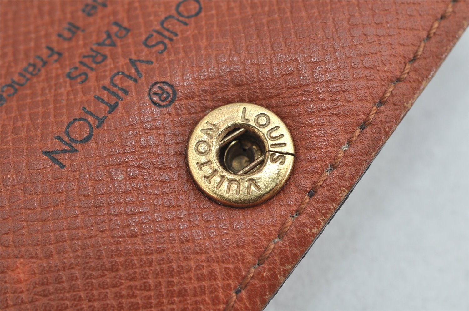 Authentic Louis Vuitton Monogram Multicles 4 Four Hooks Key Case M62631 LV 1561K