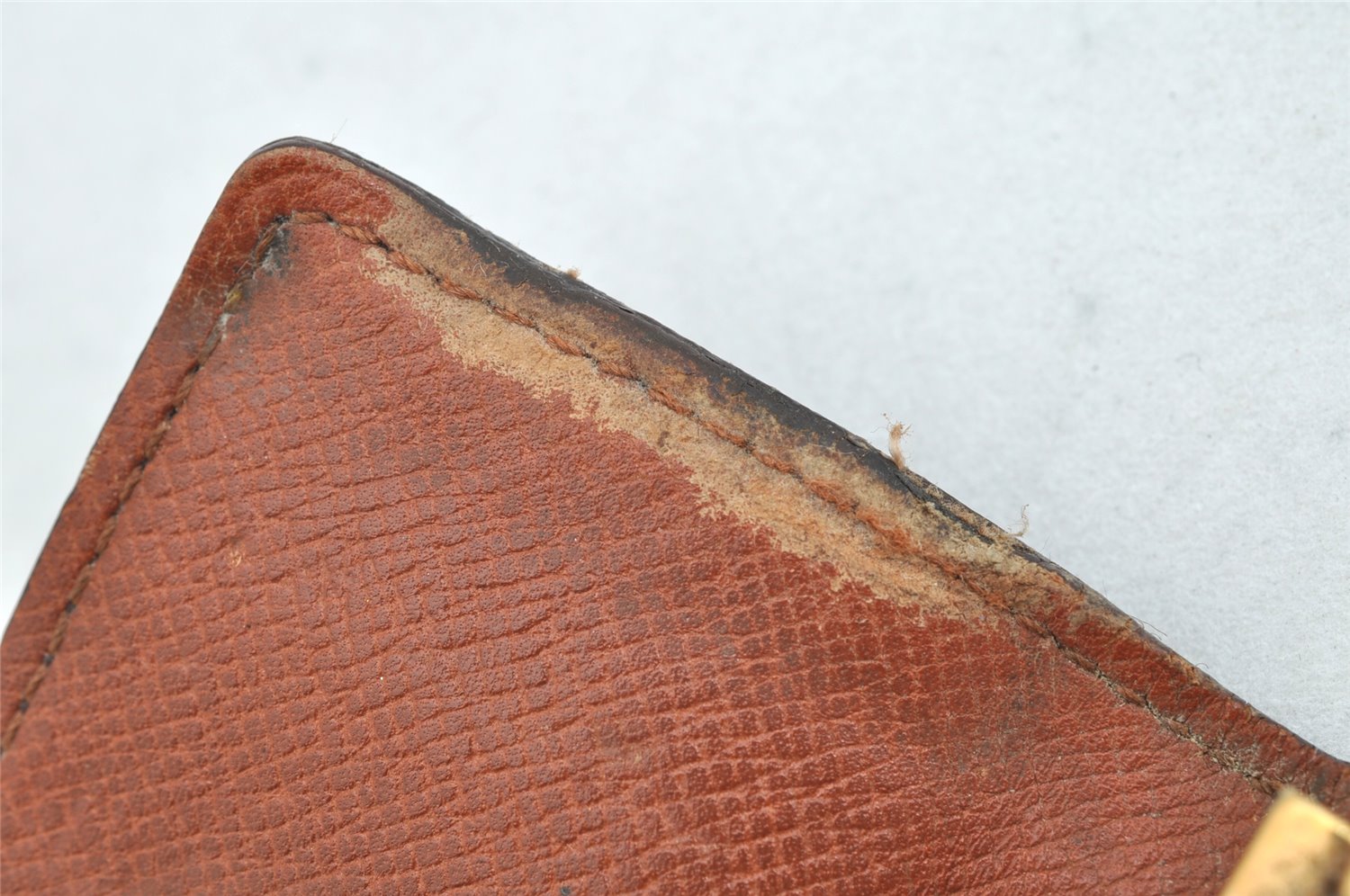 Authentic Louis Vuitton Monogram Multicles 4 Four Hooks Key Case M62631 LV 1561K