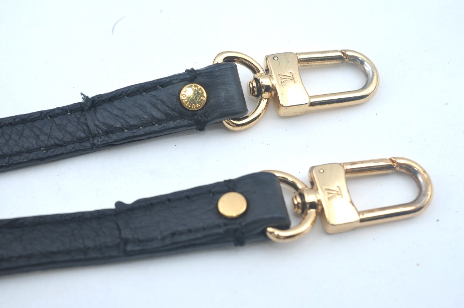 Authentic Louis Vuitton Leather Shoulder Strap Black 36.6-45.5