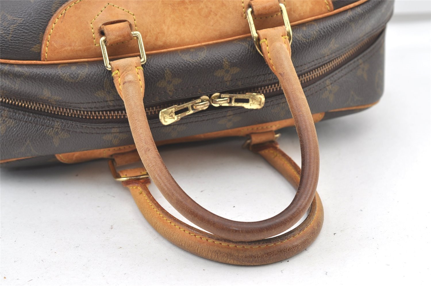 Authentic Louis Vuitton Monogram Deauville Hand Bag M47270 LV 1570K