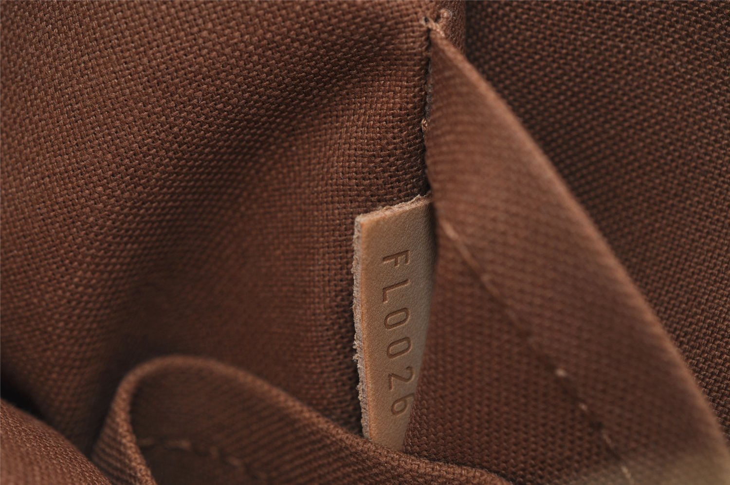 Authentic Louis Vuitton Monogram Popincourt Haut Shoulder Bag M40007 LV 1572I